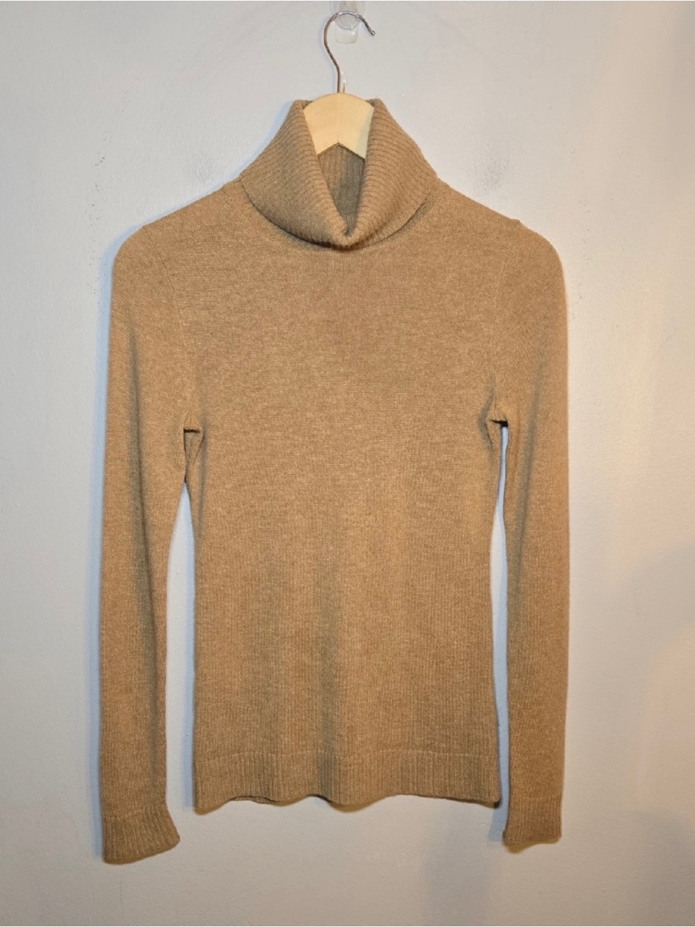 💕 J.Crew 100% Cashmere Turtleneck Sweater Camel Lightweight Knit XS - Picture 2 of 9